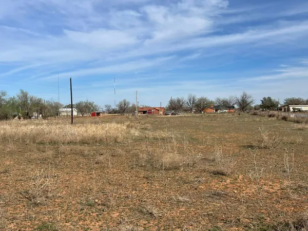 $120,000 | 1000 Ave C Northeast, Childress, TX 79201