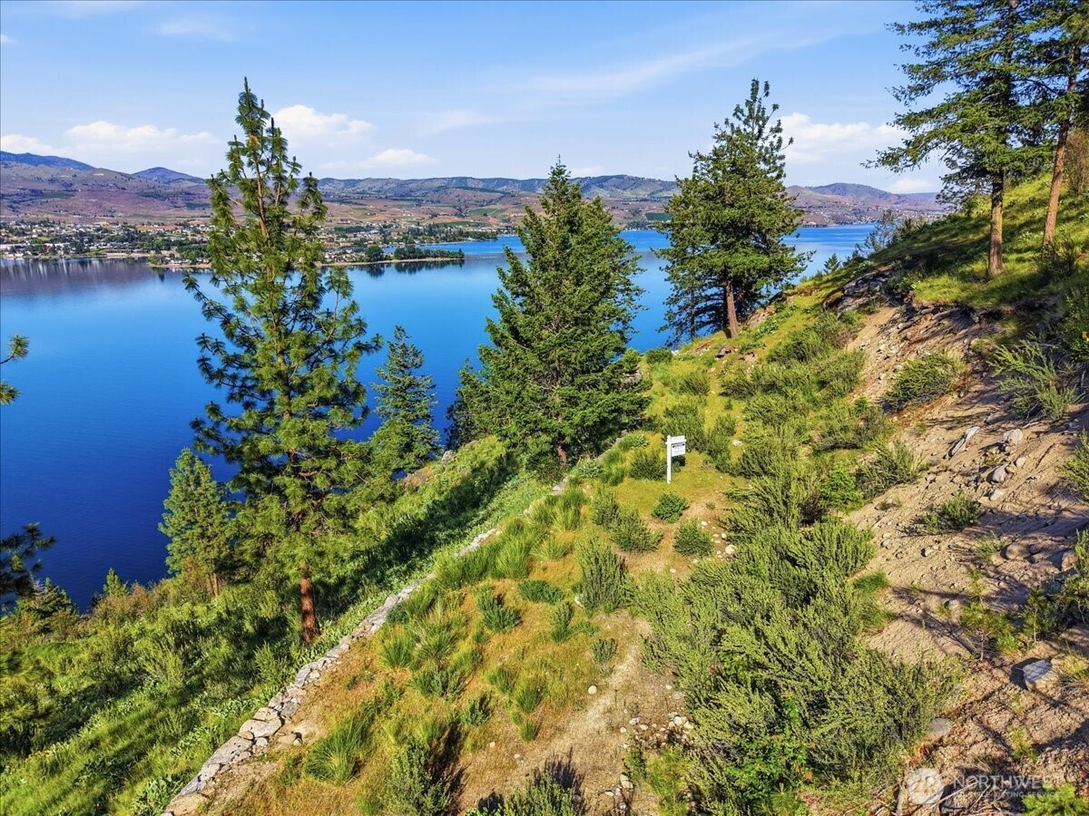 7365 Ridgeview Drive Chelan, WA 98816 - Photo 8 of 17 a view of lake
