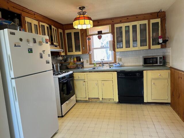 43 Quaker Road Hyannis, MA 02601 - Photo 3 of 16 IMG_3558