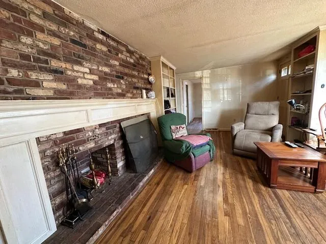 $395,000 | 43 Quaker Road, Hyannis, MA 02601