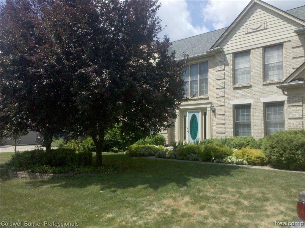 1276 Rothwell Drive Troy, MI 48084 - Photo 1 of 6 FRONT EXTERIOR