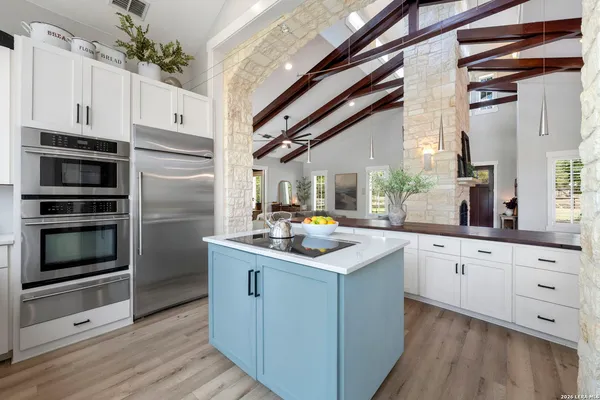 $1,950,000 | 32550 Stahl Lane, Bulverde, TX 78163
