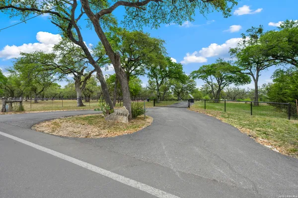 $1,950,000 | 32550 Stahl Lane, Bulverde, TX 78163