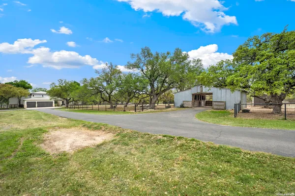 $1,950,000 | 32550 Stahl Lane, Bulverde, TX 78163