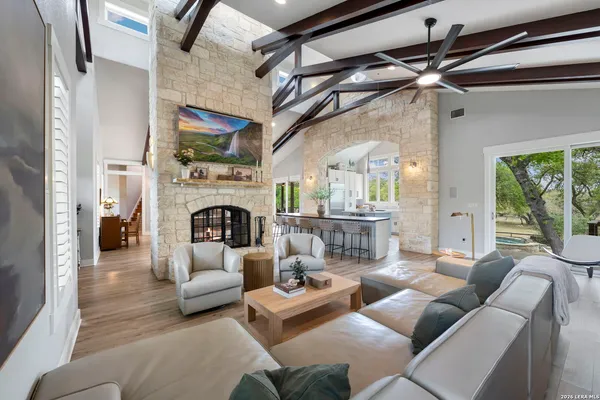 $1,950,000 | 32550 Stahl Lane, Bulverde, TX 78163