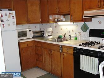 214 Spring Valley Road Darby, PA 19023 - Photo 5 of 10