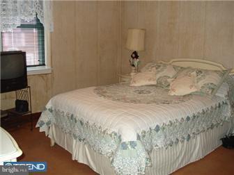 214 Spring Valley Road Darby, PA 19023 - Photo 7 of 10