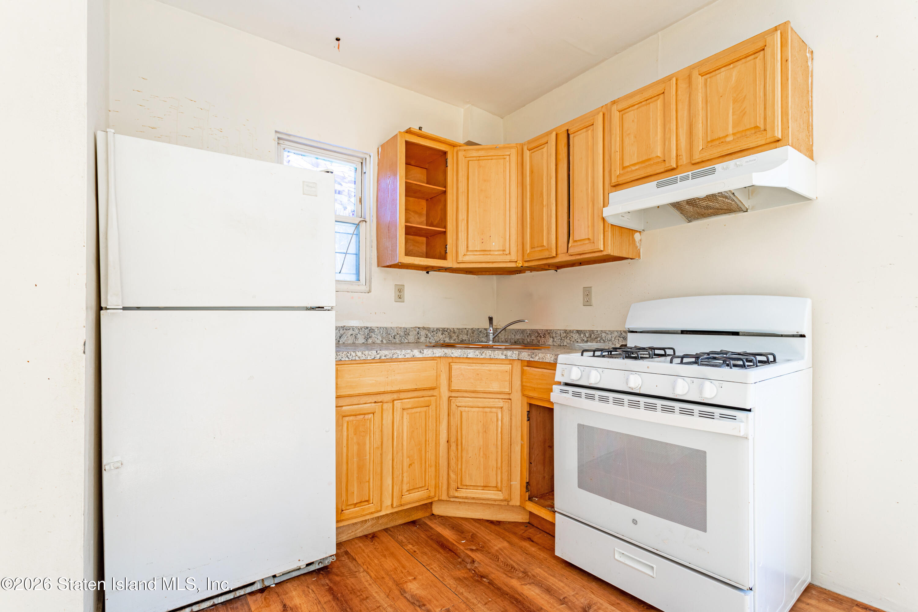 191 Roff Street Staten Island, NY 10304 - Photo 11 of 18 064A9184-HDR