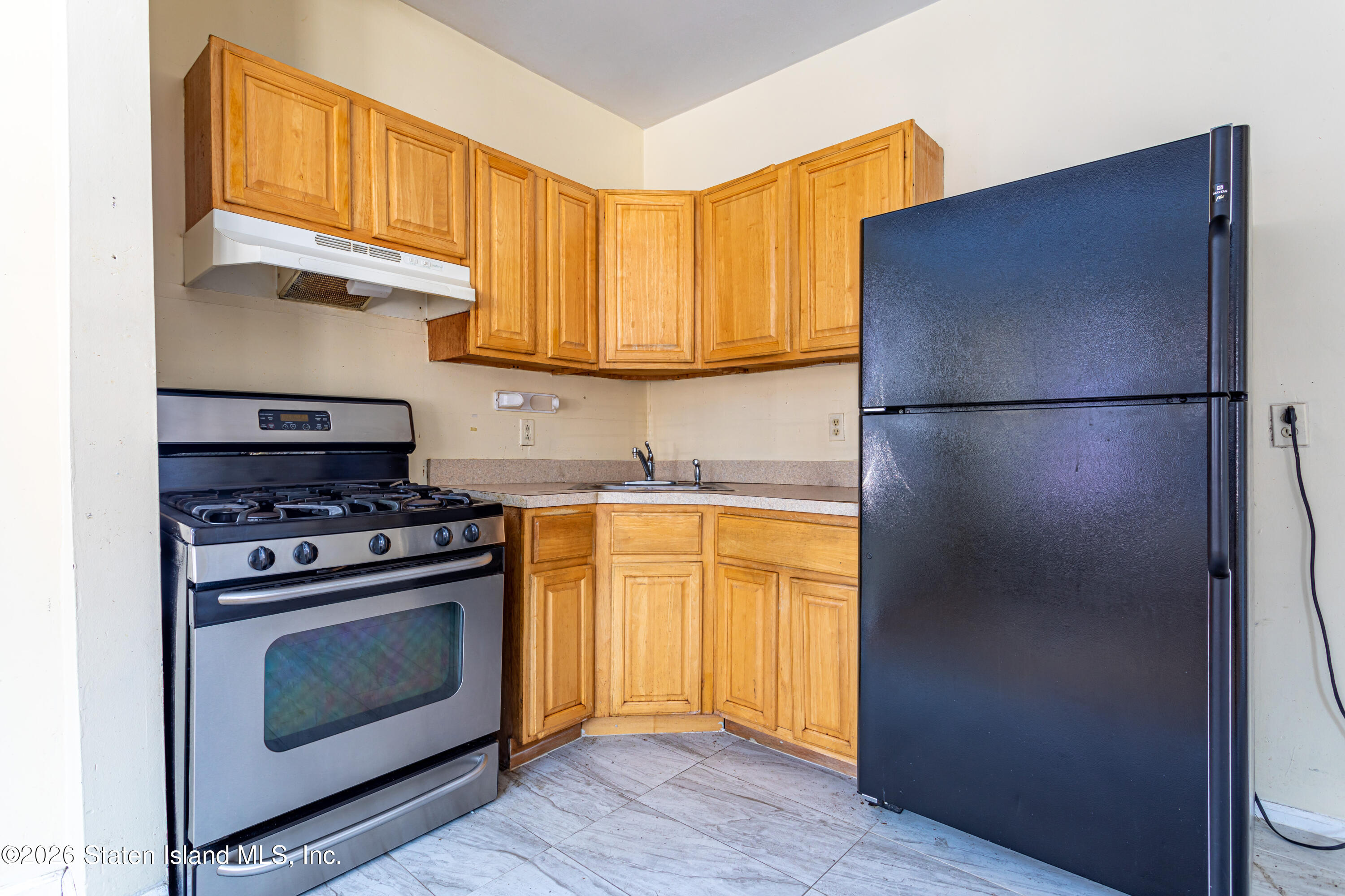 191 Roff Street Staten Island, NY 10304 - Photo 6 of 18 064A9152-HDR