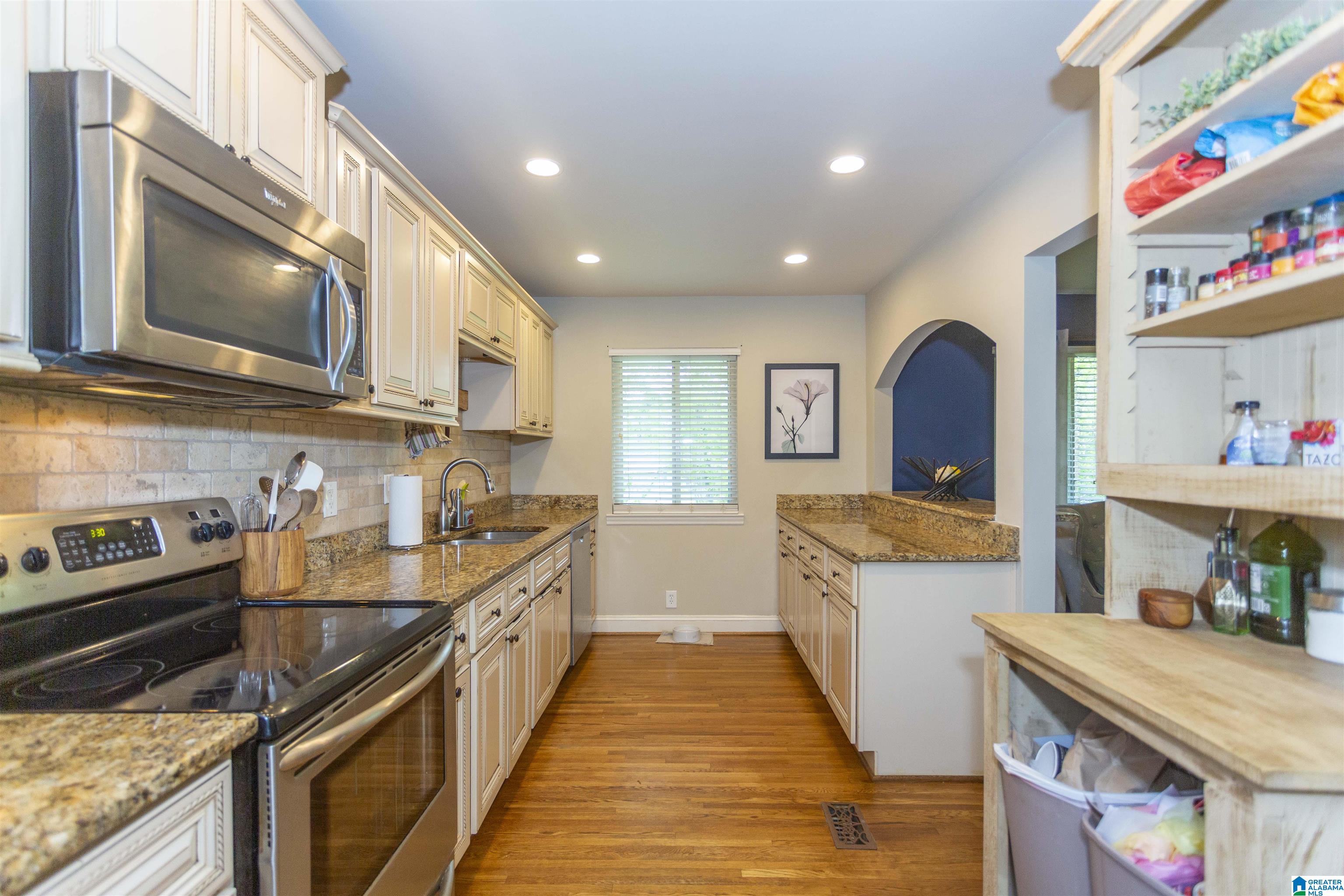 912 Ivawood Road Birmingham, AL 35210 - Photo 11 of 44