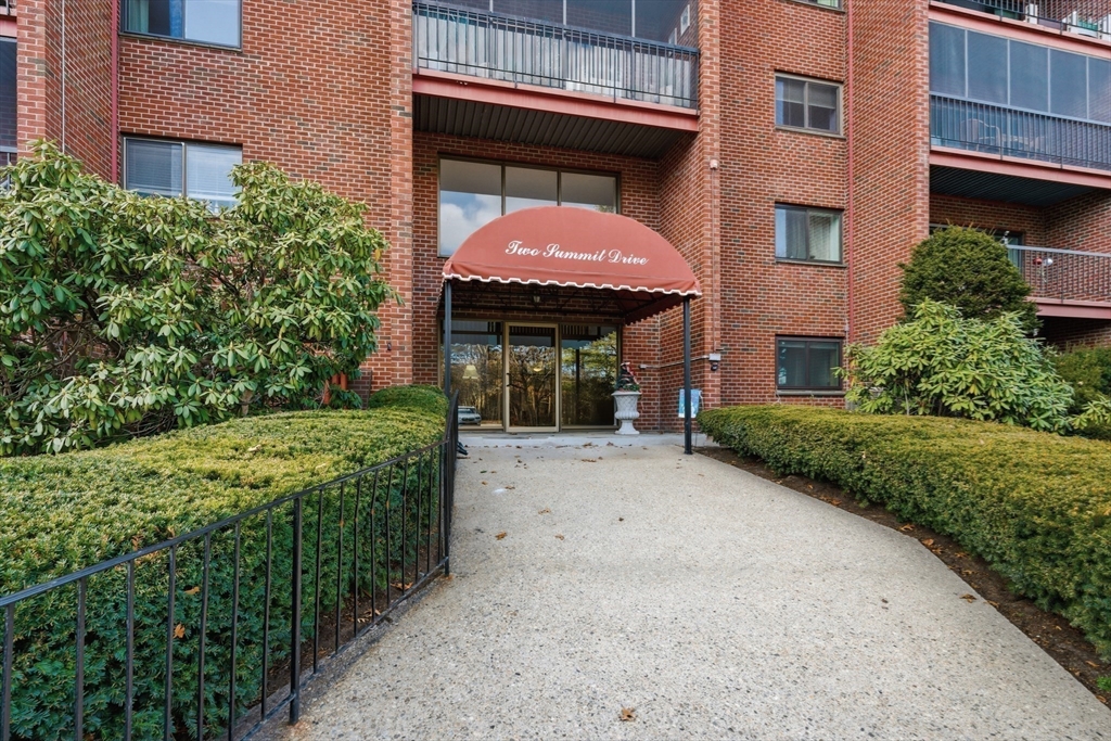 2 Summit Drive, Unit 68 Reading, MA 01867 - Photo 21 of 25