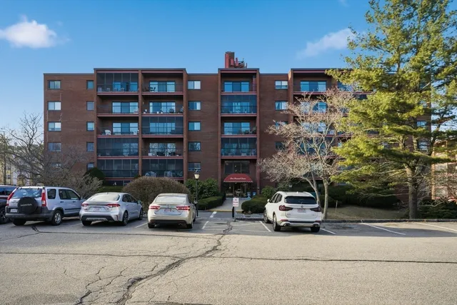 $3,300 | 2 Summit Drive, Unit 68, Reading, MA 01867