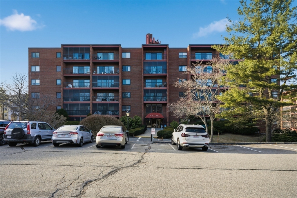 2 Summit Drive, Unit 68 Reading, MA 01867 - Photo 22 of 25