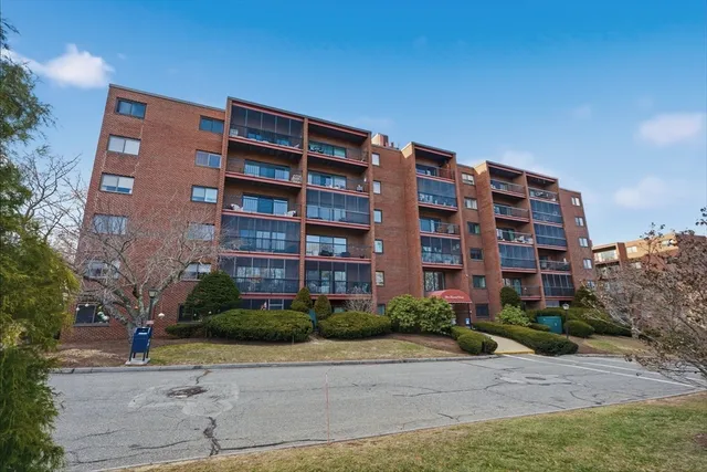 $3,300 | 2 Summit Drive, Unit 68, Reading, MA 01867