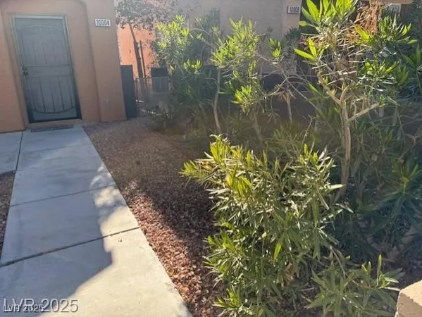 $2,100 | 10004 Camino Loma Verde Avenue, Las Vegas, NV 89117