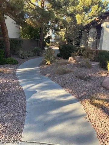 $2,100 | 10004 Camino Loma Verde Avenue, Las Vegas, NV 89117