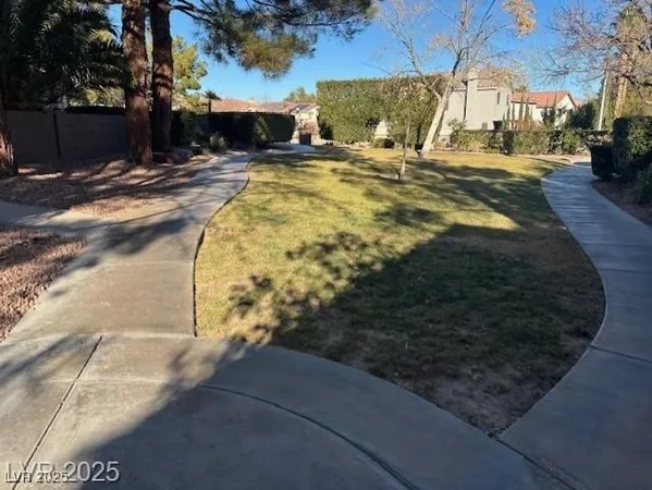 $2,100 | 10004 Camino Loma Verde Avenue, Las Vegas, NV 89117