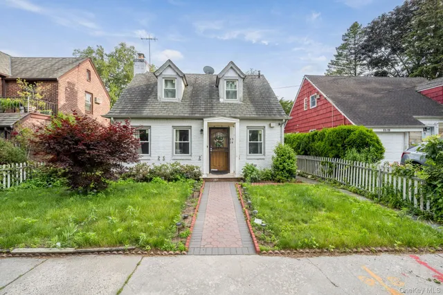 $980,000 | 85-24 Eton Street | Jamaica Estates