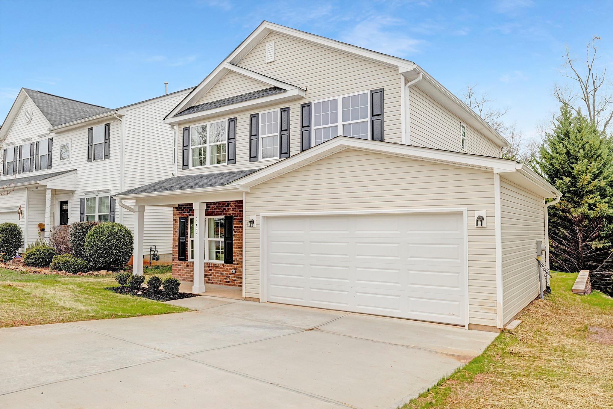 2527 Kelly Road Charlotte, NC 28216 - Photo 1 of 22 Gallery Image 1