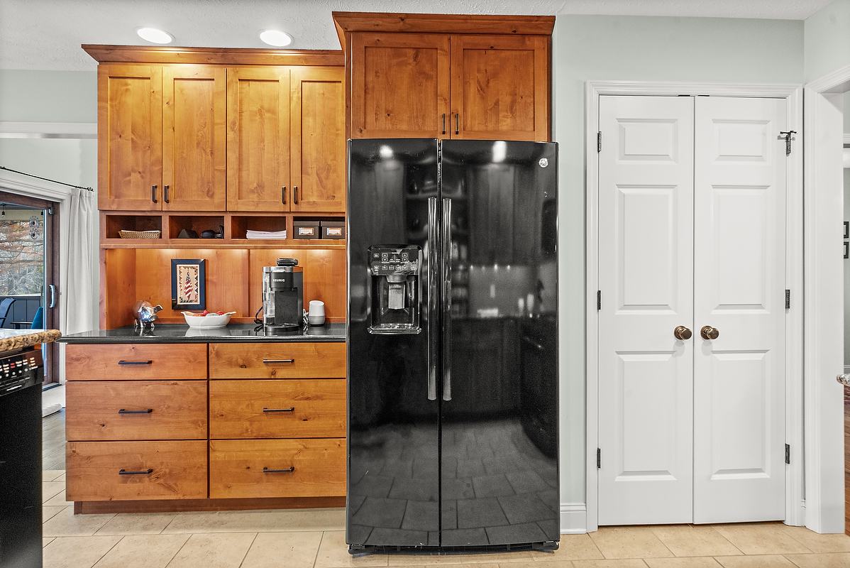 21 Pendleton Way Bloomington, IL 61704 - Photo 15 of 55 a view of a walk in closet