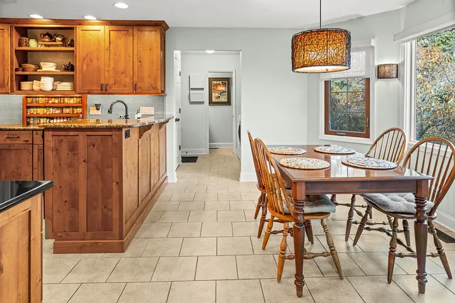 $435,000 | 21 Pendleton Way, Bloomington, IL 61704