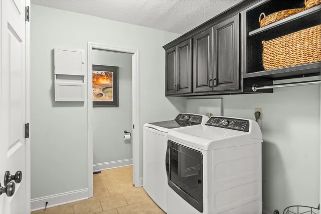 $435,000 | 21 Pendleton Way, Bloomington, IL 61704