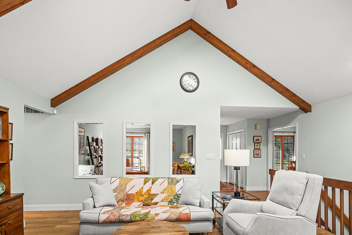 21 Pendleton Way Bloomington, IL 61704 - Photo 29 of 55 a living room with furniture