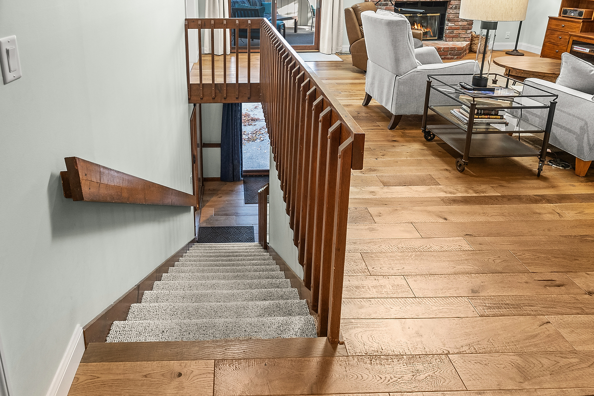 21 Pendleton Way Bloomington, IL 61704 - Photo 36 of 55 a view of entryway and hall