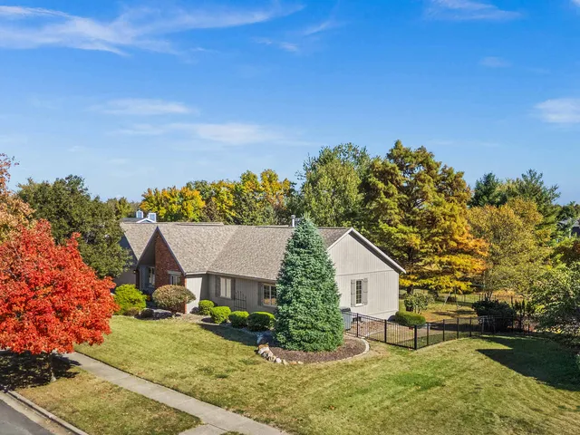 $435,000 | 21 Pendleton Way, Bloomington, IL 61704