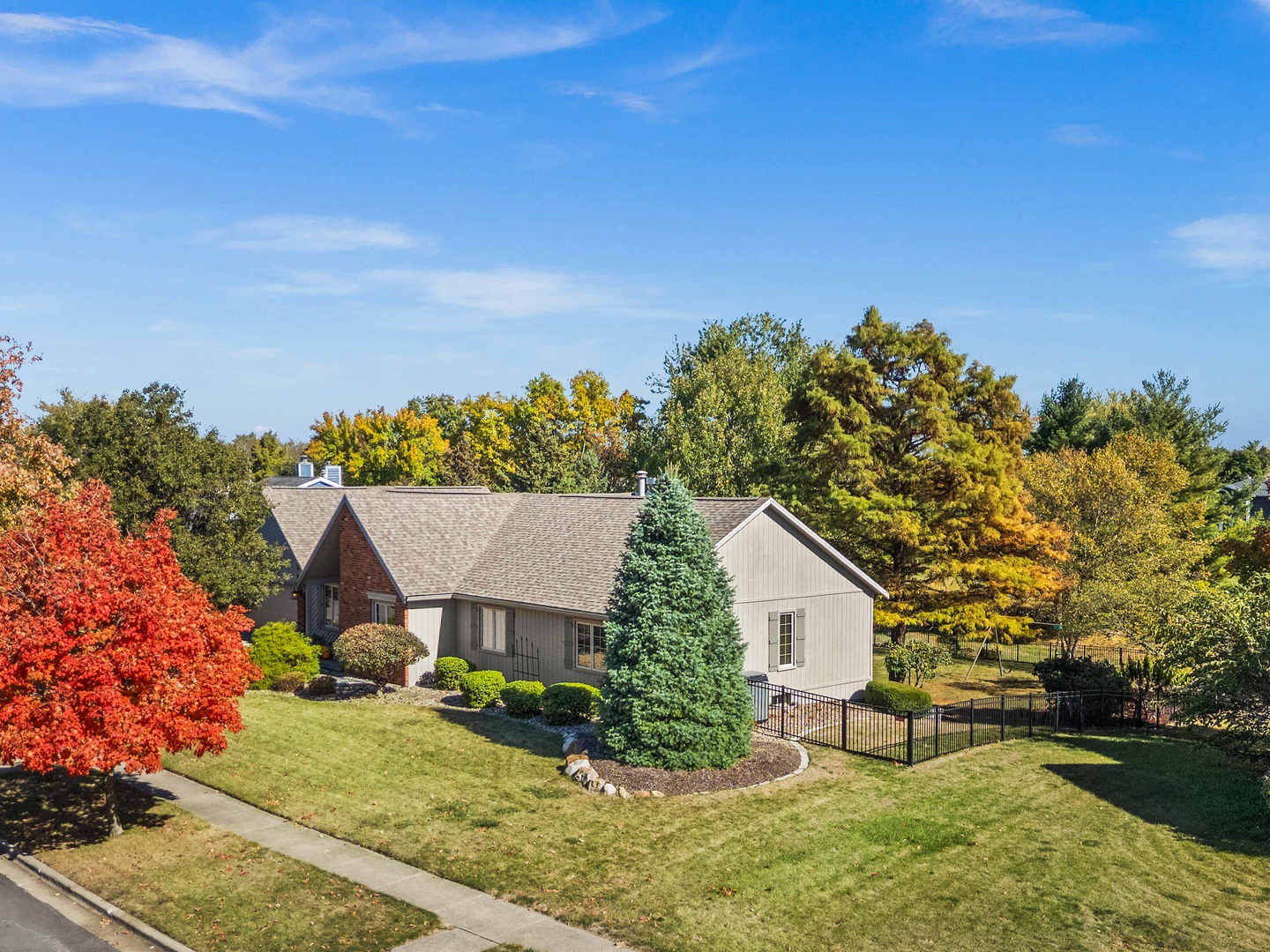 21 Pendleton Way Bloomington, IL 61704 - Photo 47 of 55 front view of a house with a yard