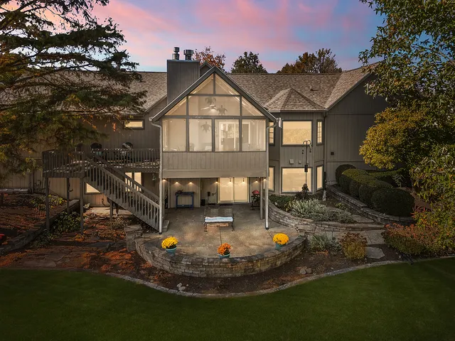 $435,000 | 21 Pendleton Way, Bloomington, IL 61704