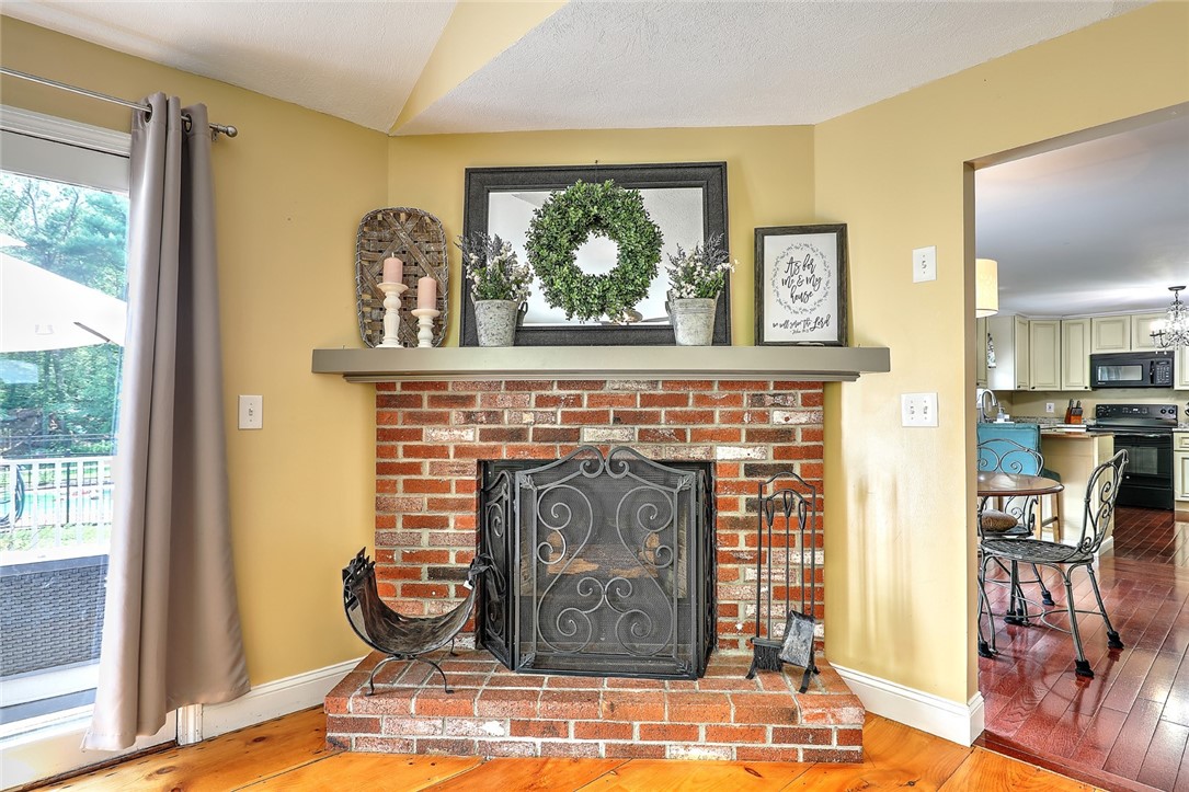 45 Indian Trail Glocester, RI 02814 - Photo 5 of 39
