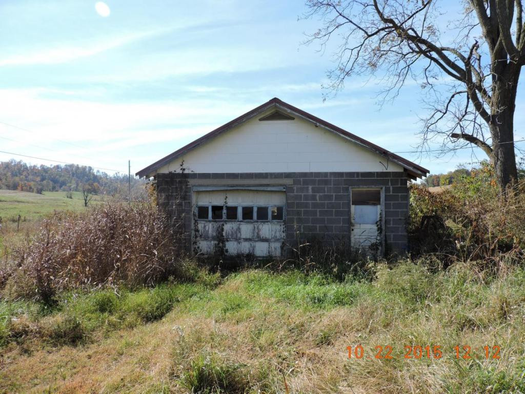 4545 Old Snapps Ferry Road Limestone, TN 37681 - Photo 9 of 24 Garage