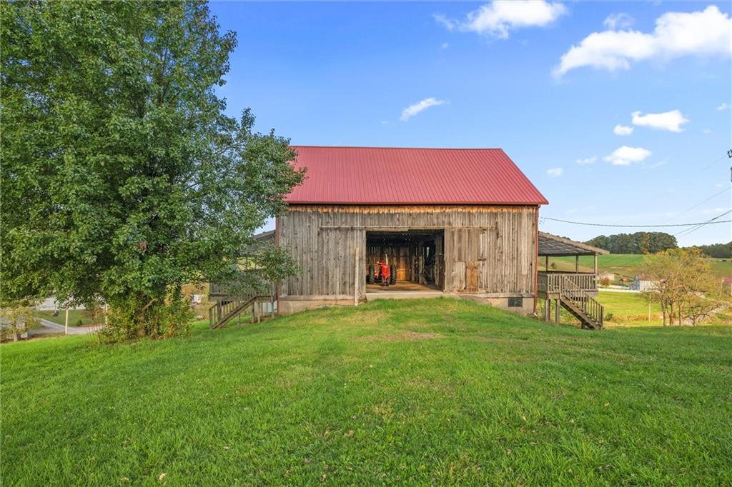 126 Smith Road Sarver, PA 16055 - Photo 13 of 35 a front view of a house with a garden