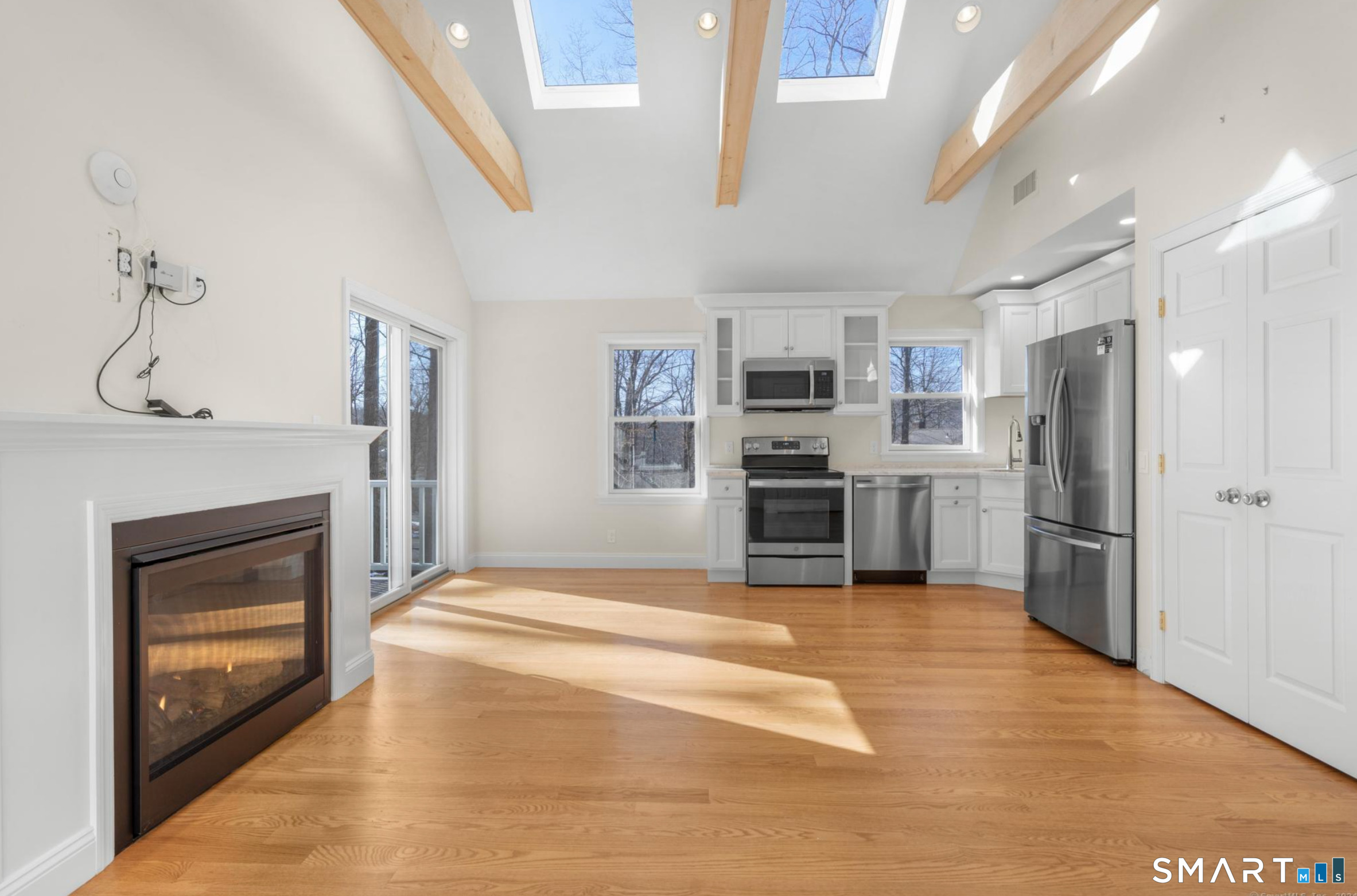 18 Madeline Drive Ridgefield, CT 06877 - Photo 3 of 27