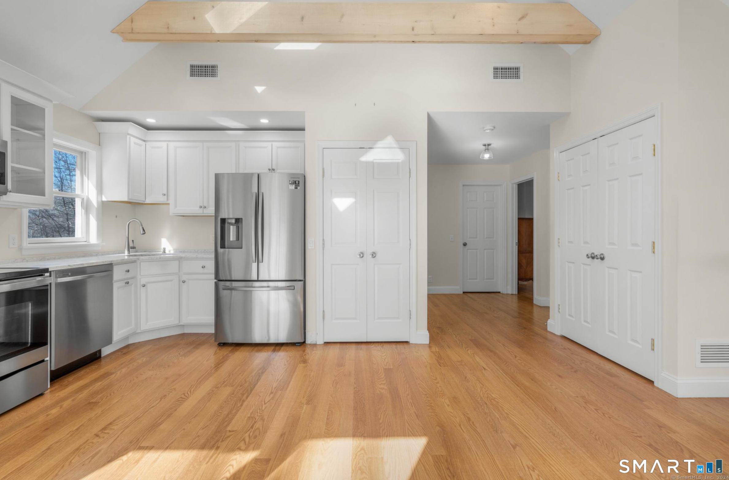 18 Madeline Drive Ridgefield, CT 06877 - Photo 5 of 27