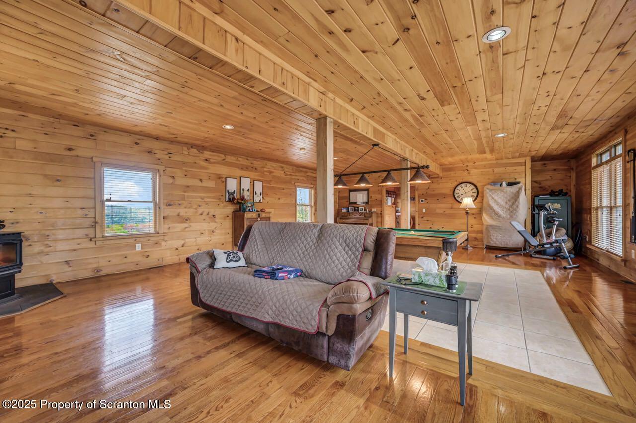 1095 High Bridge Road Nicholson, PA 18446 - Photo 74 of 117 Family Room