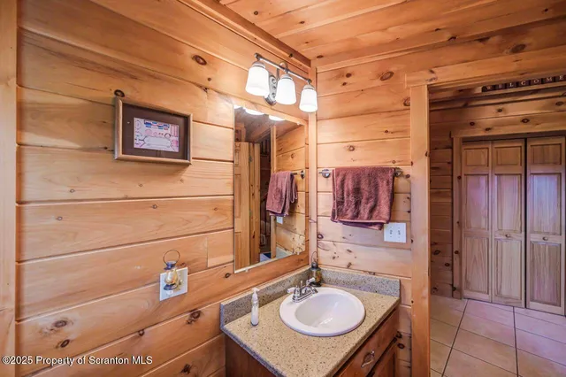 $925,000 | 1095 High Bridge Road, Nicholson, PA 18446