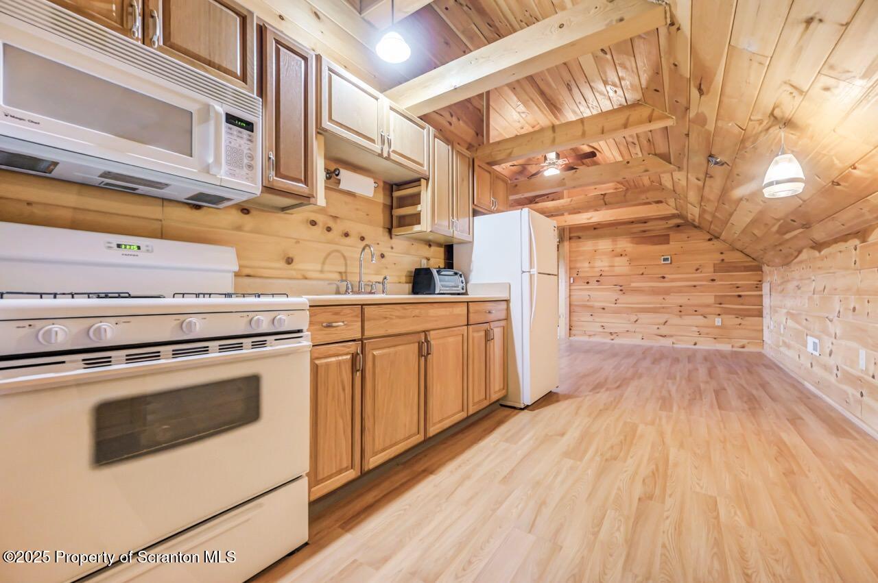 1095 High Bridge Road Nicholson, PA 18446 - Photo 84 of 117 Apt Kitchen