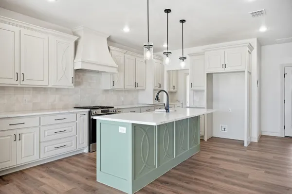 $363,000 | 1113 North 6th Street, Wolfforth, TX 79382