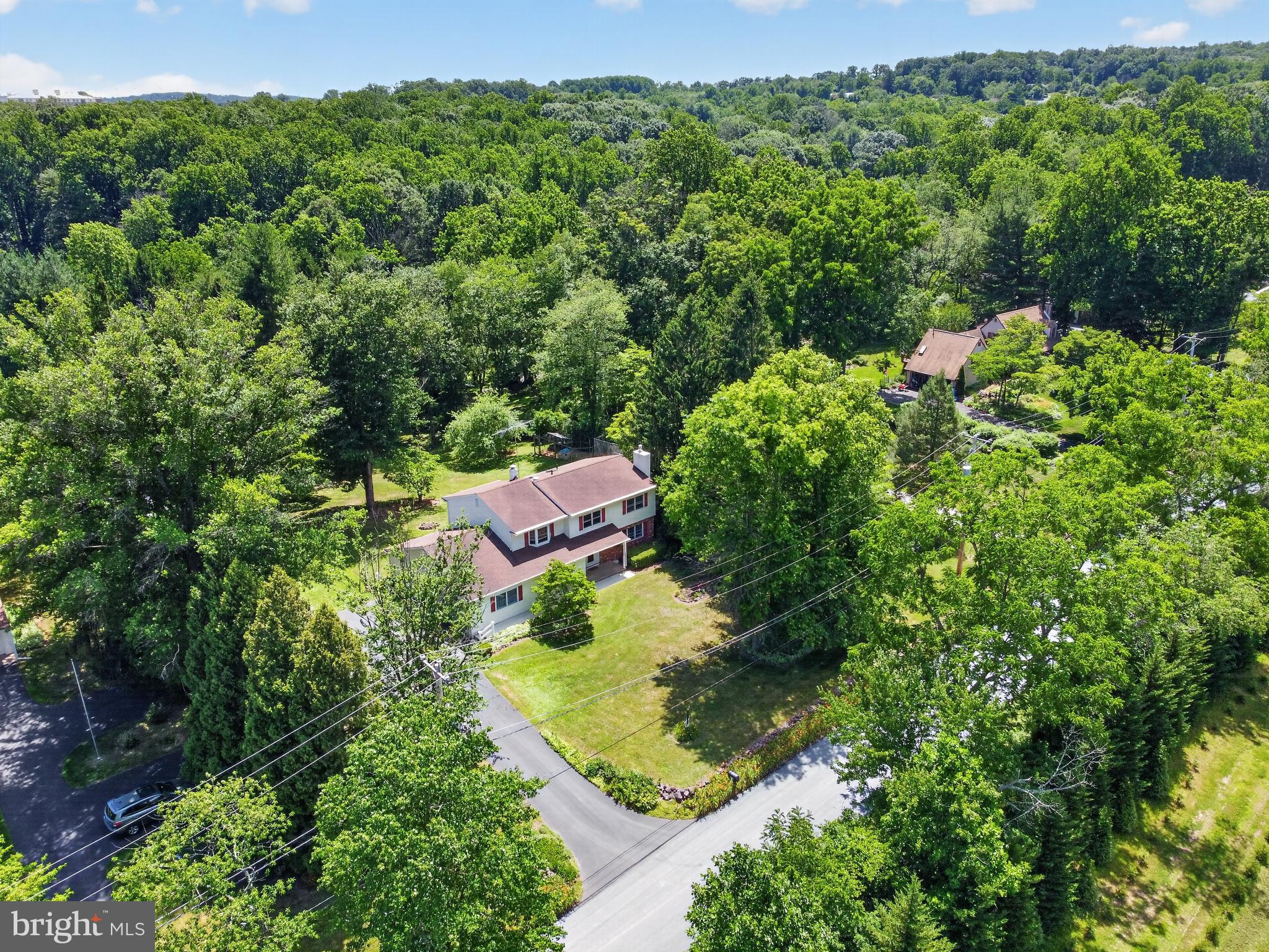 272 Pigeon Creek Road Pottstown, PA 19465 - Photo 8 of 40