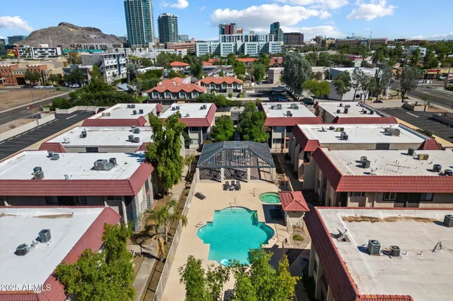 a picture of city view