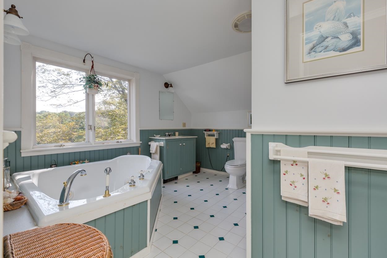 23 Nottingham Road Deerfield, NH 03037 - Photo 15 of 39