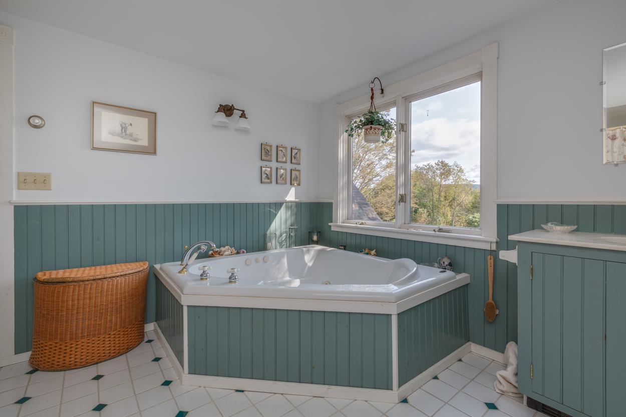 23 Nottingham Road Deerfield, NH 03037 - Photo 16 of 39
