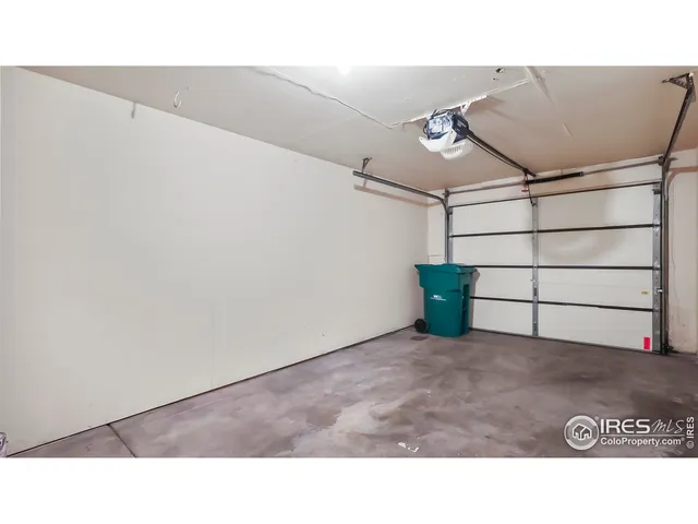 a black and white photo of a room