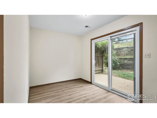 a black and white photo of a room