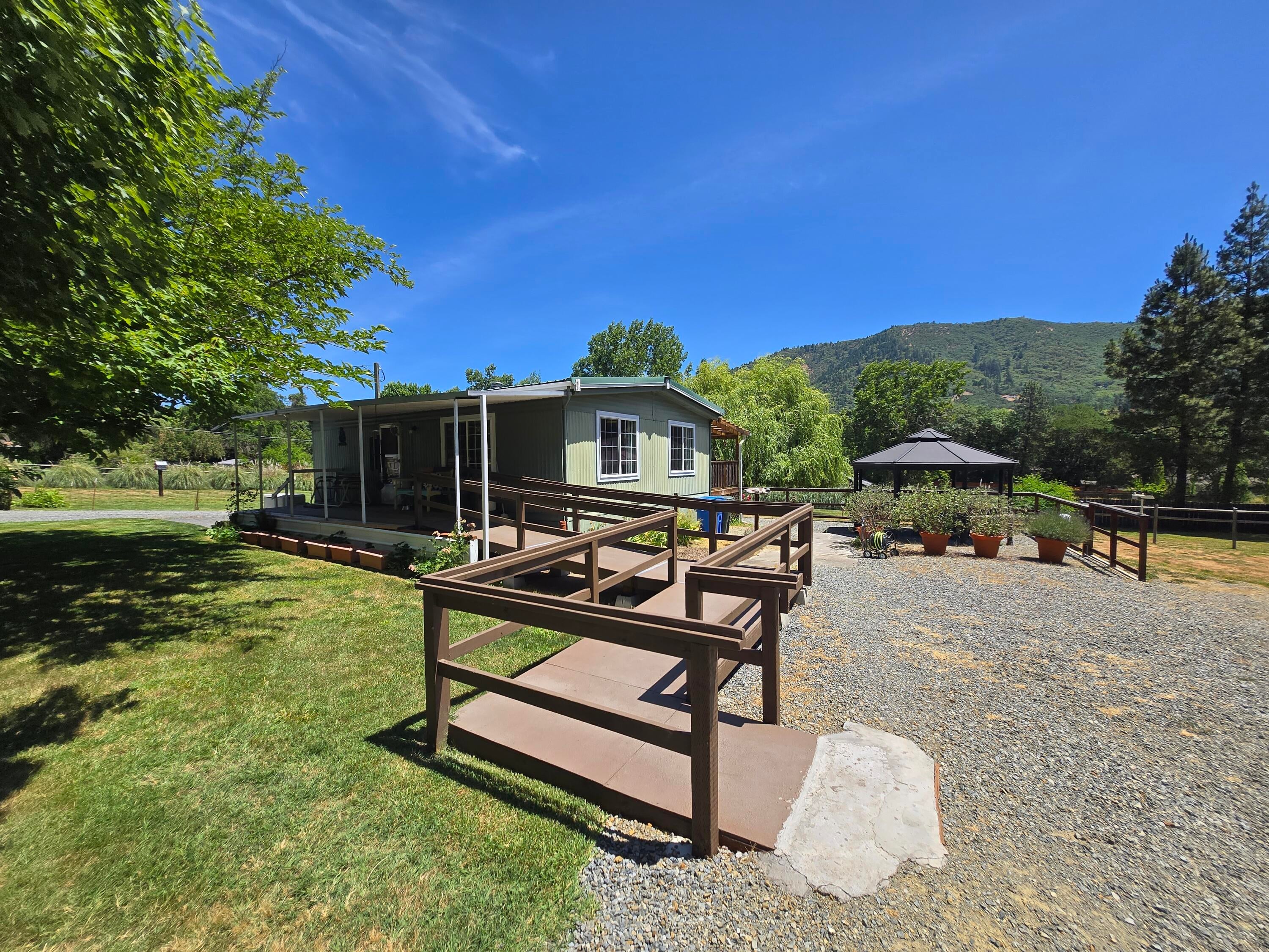 391 Homewood Road Grants Pass, OR 97527 - Photo 20 of 53 20