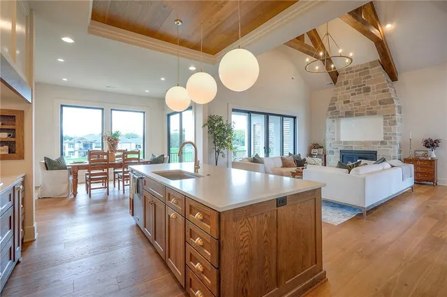 $1,150,000 | 561 South Shore Drive, Lake Winnebago, MO 64034