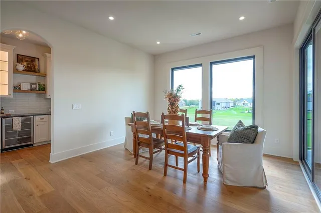 $1,150,000 | 561 South Shore Drive, Lake Winnebago, MO 64034