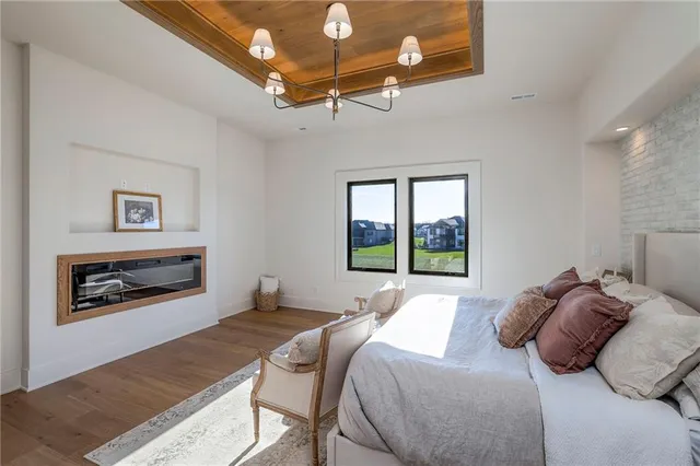 $1,150,000 | 561 South Shore Drive, Lake Winnebago, MO 64034